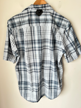 Load image into Gallery viewer, Carhartt Short Sleeve Top Size Small
