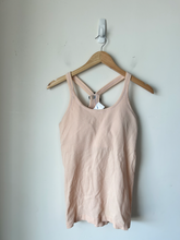 Load image into Gallery viewer, Lululemon Athletic Top Size Medium
