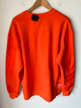 Load image into Gallery viewer, Jordan Sweatshirt Size Extra Large
