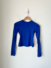Load image into Gallery viewer, Skims Long Sleeve T-Shirt Size Extra Small
