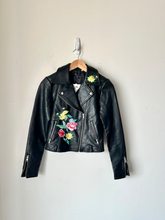 Load image into Gallery viewer, Romeo &amp; Juliet Outerwear Size Small
