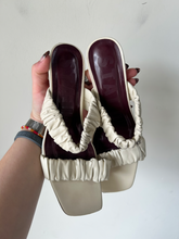 Load image into Gallery viewer, Dress Shoes Womens 7.5
