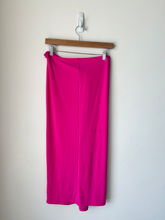 Load image into Gallery viewer, Forever 21 Long Skirt Size Medium
