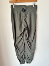 Load image into Gallery viewer, Lululemon Athletic Pants Size 3/4 (27)
