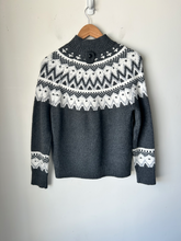 Load image into Gallery viewer, Max Studio Sweater Size Small
