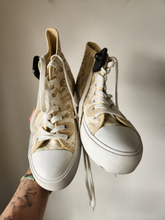 Load image into Gallery viewer, American Eagle Casual Shoes Womens 9
