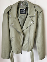 Load image into Gallery viewer, Levi Heavy Outerwear Size Extra Large
