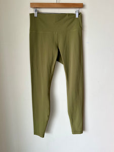 Lulu Lemon Athletic Pants Size 9/10 (30)