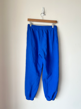 Load image into Gallery viewer, Aritzia Athletic Pants Size Small
