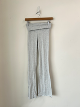 Load image into Gallery viewer, Skims Athletic Pants Size Extra Small
