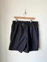 Load image into Gallery viewer, Nike Athletic Shorts Size XXL
