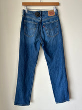 Load image into Gallery viewer, Levi Denim Size 1 (25)
