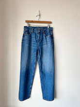 Load image into Gallery viewer, American Eagle Denim Size 3/4 (27)
