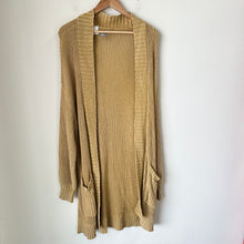 Load image into Gallery viewer, Aerie Sweater Size Medium
