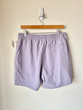 Load image into Gallery viewer, Old Navy Shorts Size Medium
