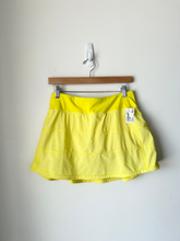 Load image into Gallery viewer, Lulu Lemon Athletic Shorts Size 5/6
