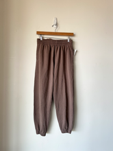 Load image into Gallery viewer, Garage Athletic Pants Size Small
