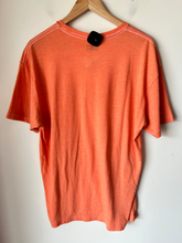 Load image into Gallery viewer, Levi Short Sleeve Top Size Extra Large

