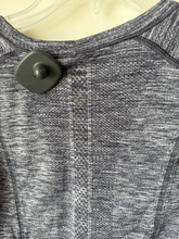 Load image into Gallery viewer, Lululemon Athletic Top Size Small
