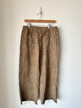 Load image into Gallery viewer, Altar'd State Pants Size 11/12 (31)
