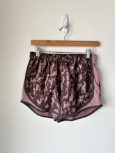 Load image into Gallery viewer, Nike Dri Fit Athletic Shorts Size Small
