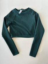 Load image into Gallery viewer, Offline Athletic Top Size Small
