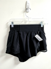 Load image into Gallery viewer, Lulu Lemon Athletic Shorts Size 3/4
