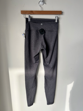 Load image into Gallery viewer, Lulu Lemon Athletic Pants Size 5/6 (28)
