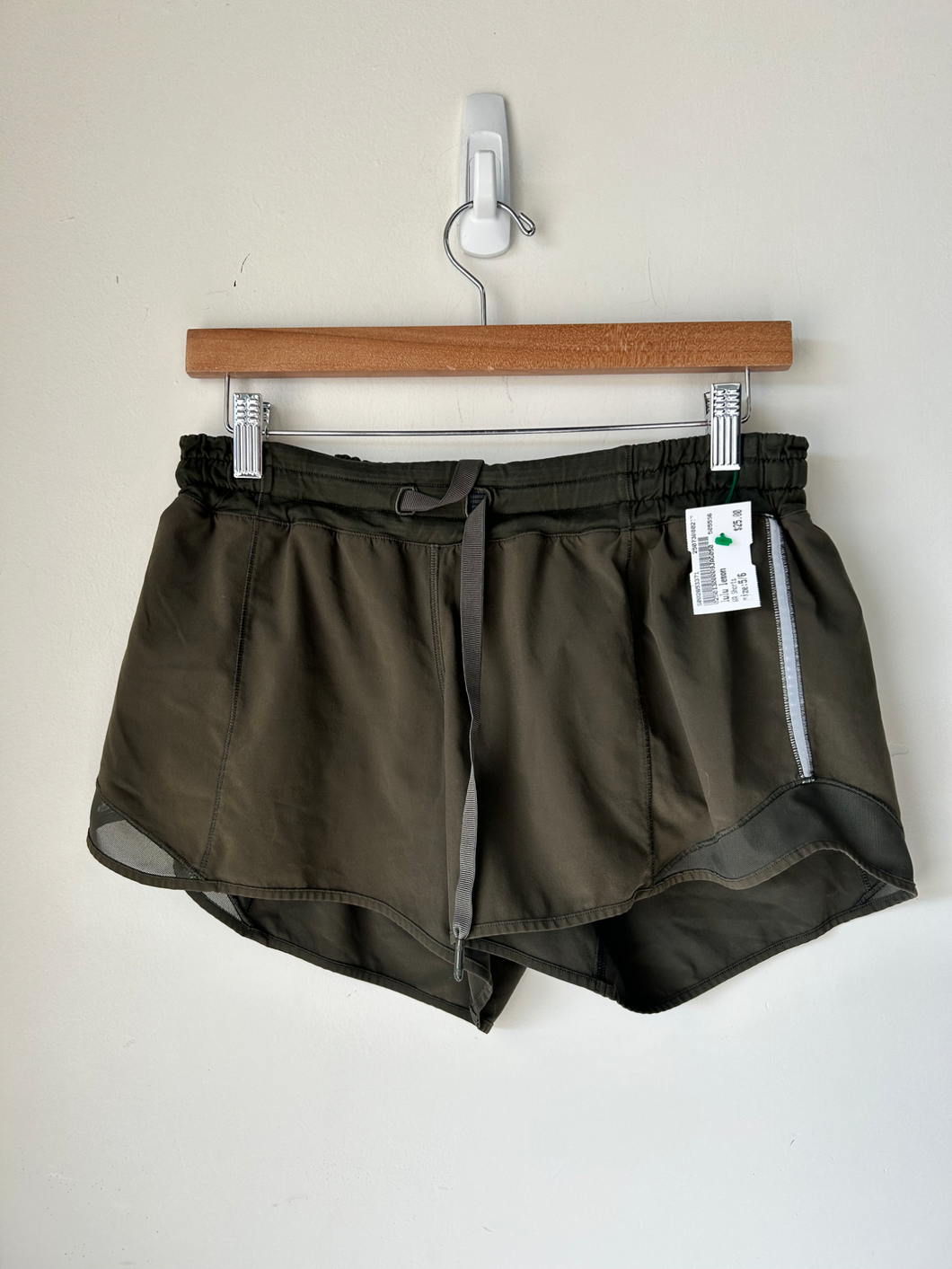 Lulu Lemon Athletic Shorts Size 5/6