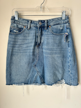 Load image into Gallery viewer, Paige Short Skirt Size 2
