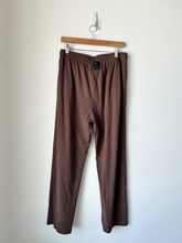Load image into Gallery viewer, Skims Athletic Pants Size Medium
