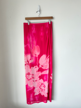 Load image into Gallery viewer, Fashion Nova Long Skirt Size Large
