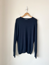 Load image into Gallery viewer, Brandy Melville Sweater Size Large
