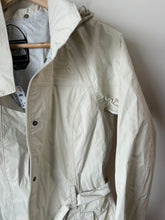 Load image into Gallery viewer, North Face Outerwear Size Medium
