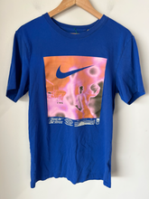 Load image into Gallery viewer, Nike T-shirt Size Small
