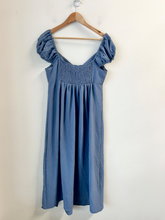 Load image into Gallery viewer, Maxi Dress Size Extra Large
