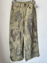 Load image into Gallery viewer, Bdg Pants Size 2 (26)
