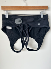 Load image into Gallery viewer, Lululemon Sports Bra Size Large
