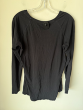 Load image into Gallery viewer, Lululemon Athletic Top Size Medium

