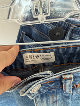 Load image into Gallery viewer, Denim &amp; Co Shorts Size 4

