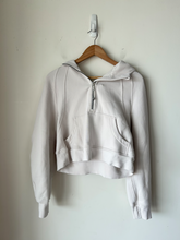 Load image into Gallery viewer, Lululemon Sweatshirt Size Extra Small
