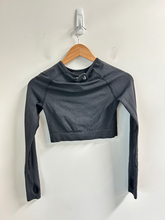Load image into Gallery viewer, Gym Shark Athletic Top Size Small
