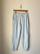 Load image into Gallery viewer, Lululemon Athletic Pants Size 7/8 (29)
