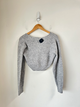 Load image into Gallery viewer, H &amp; M Sweater Size Medium
