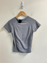 Load image into Gallery viewer, Lululemon Athletic Top Size Small
