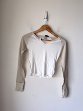 Load image into Gallery viewer, Bdg Long Sleeve Top Size Small
