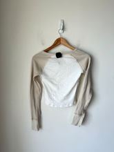 Load image into Gallery viewer, Bdg Long Sleeve Top Size Small
