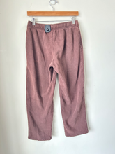 Load image into Gallery viewer, Aritzia Athletic Pants Size Small
