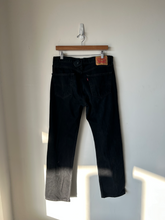 Load image into Gallery viewer, Levi Pants Size 13/14 (32)
