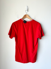 Load image into Gallery viewer, T-shirt Size Medium
